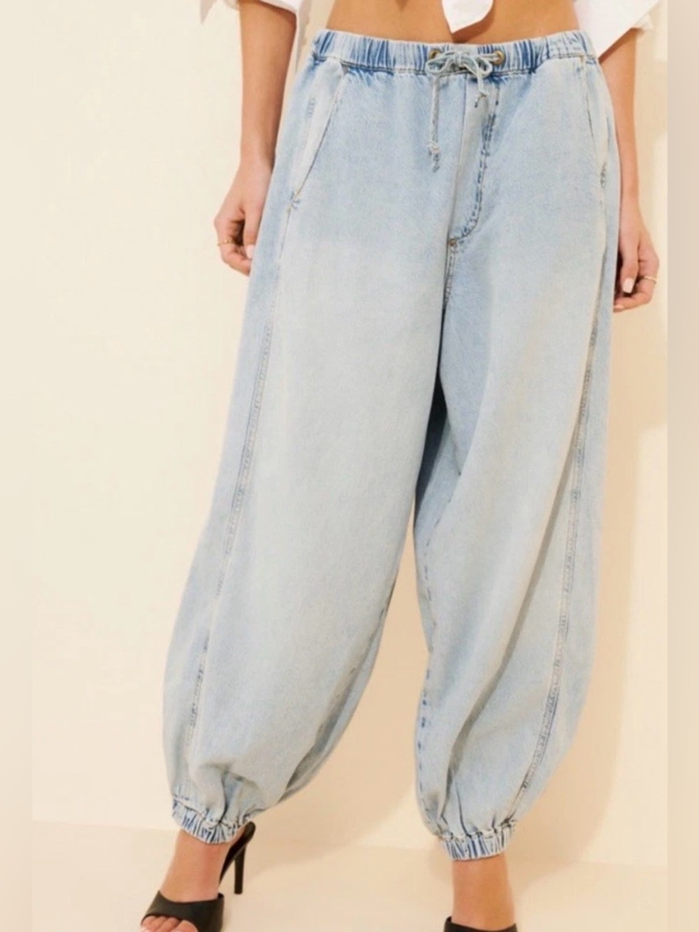 Pilcro Beachy Cargo High-Rise Parachute Jeans NWT Women’s Size Medium